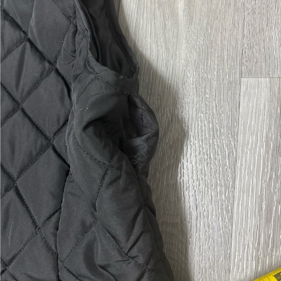 St John’s Bay Black Quilted Vest With Gold Zipper & Pockets Women’s Size Medium - Picture 9 of 10